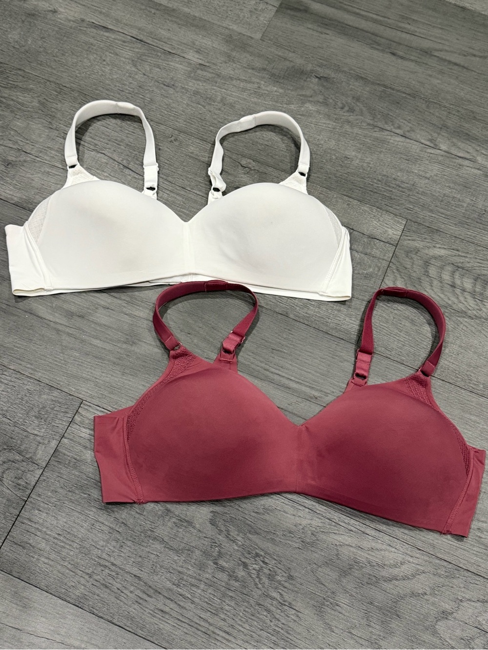 Warner's cloud 9 super soft Wireless lift comfort  Bra Set in White and Burgundy